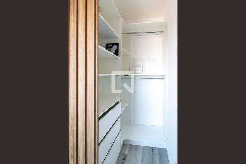 Furnished studio with 1 bedroom and 1 parking space — photo 12