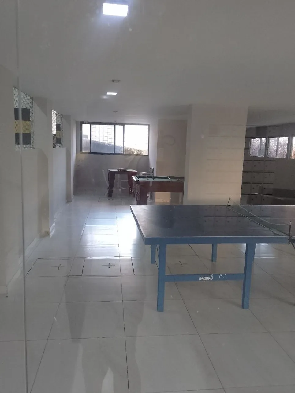2-bedroom apartment in a building with a gym — photo 17