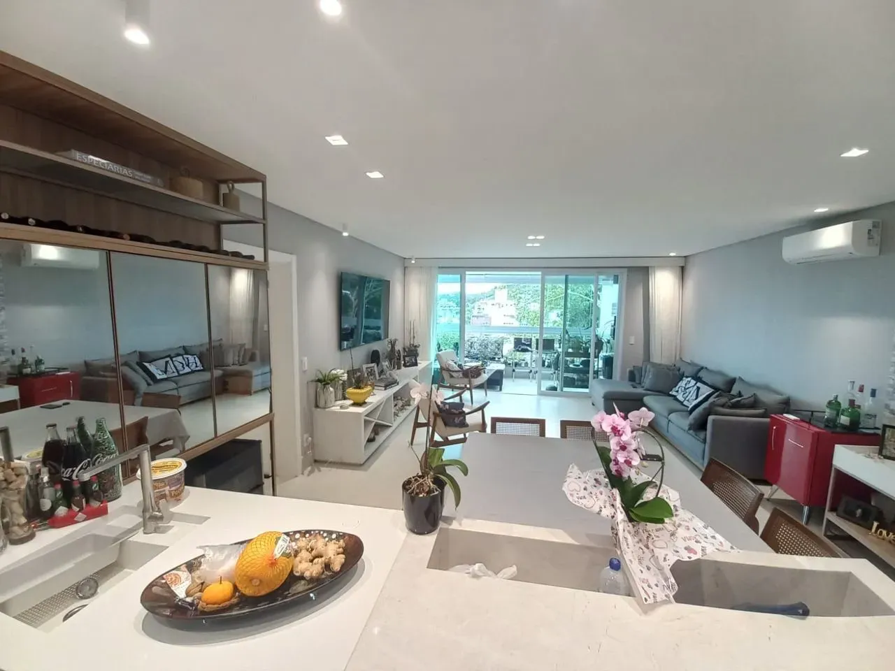 Меблированная квартира с 3 спальнями и 160 м²