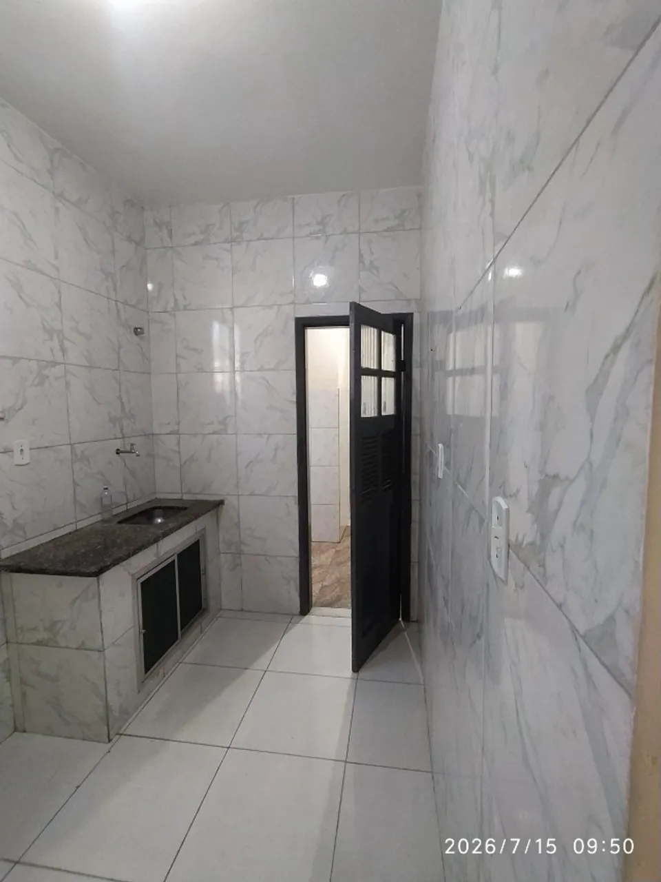 Apartamento com 2 quartos e área de lavanderia