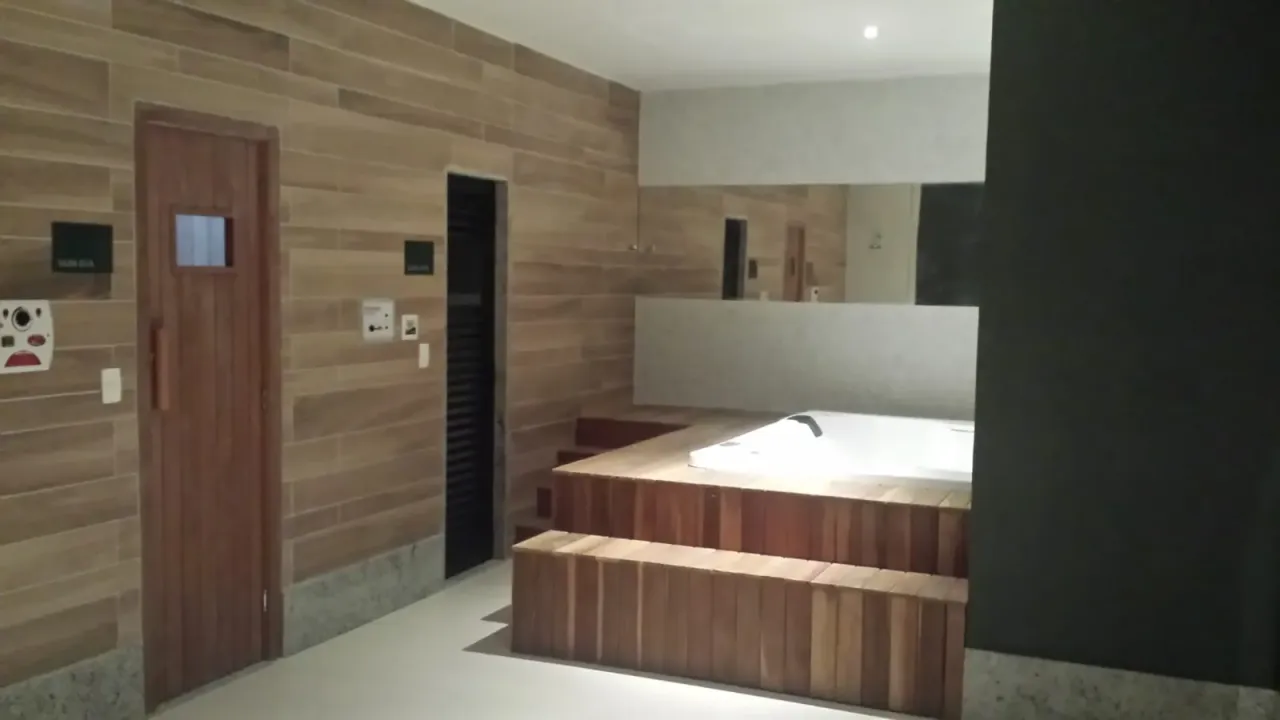 Apartment with 3 bedrooms and 2 bathrooms, includes parking — photo 11