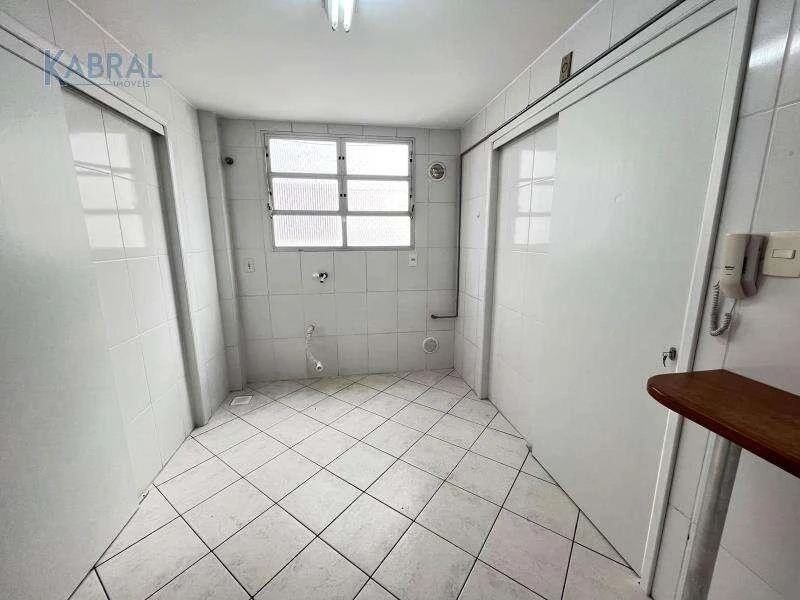 2-bedroom apartment with 2 bathrooms and parking — photo 2