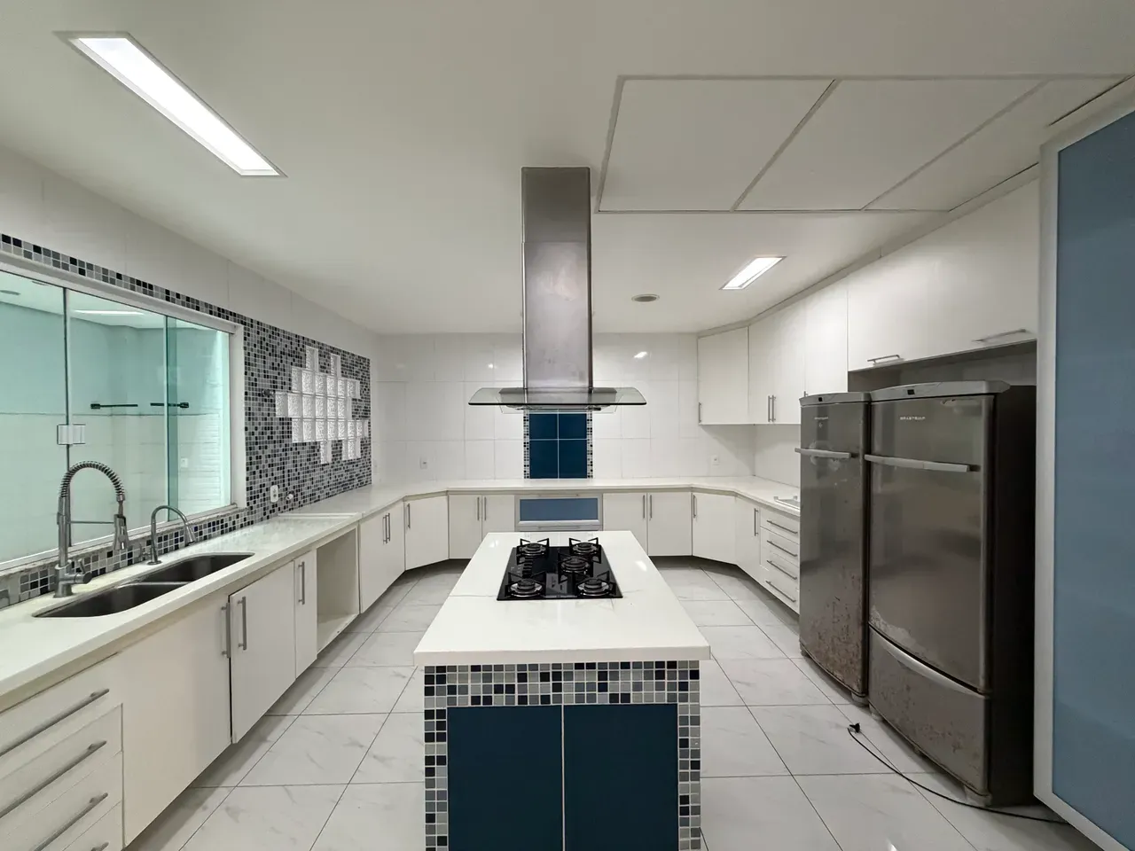 475 m² house with 4 bedrooms and gas open-plan kitchen — photo 13