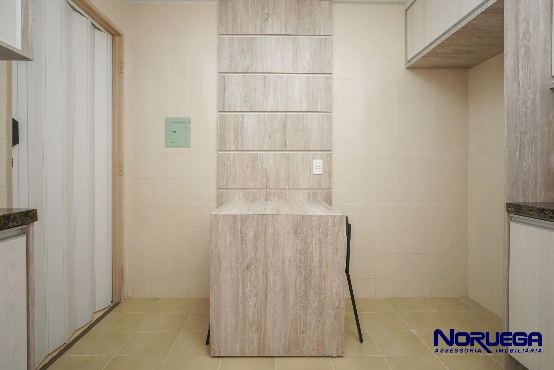Apartment, 63 m², with wood or laminate floors — photo 4