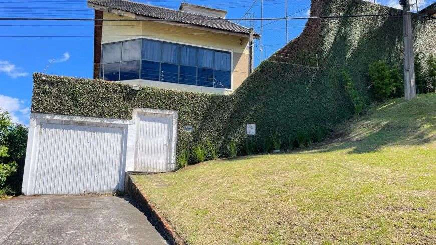 House with 283 m², 4 bedrooms and 4 parking spots