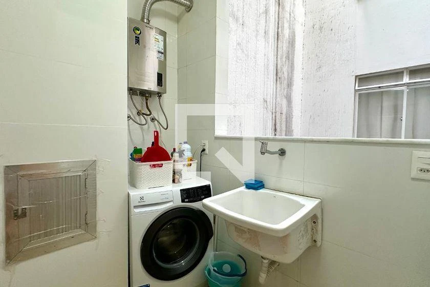 Furnished 220 m² apartment with 4 bedrooms and a suite — photo 47