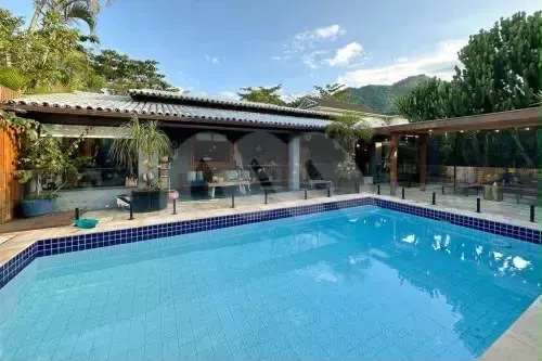 Furnished house with 5 bedrooms and an open-plan kitchen — photo 12