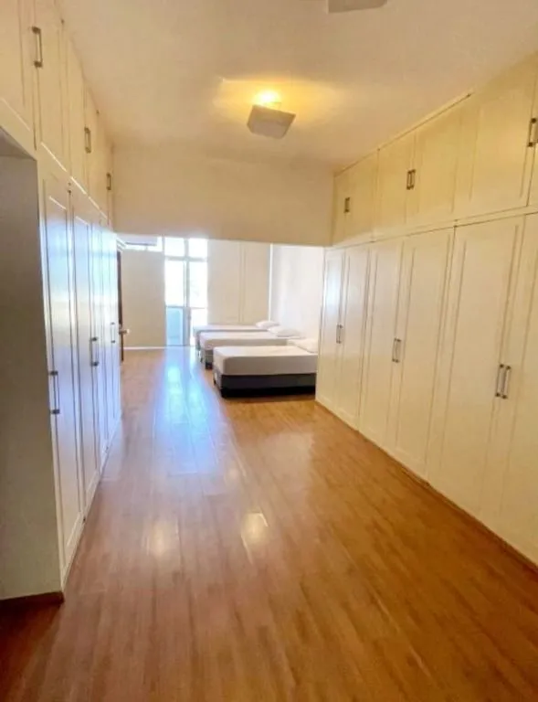 Ванна та 5 спалень: квартира 677 м² — photo 2