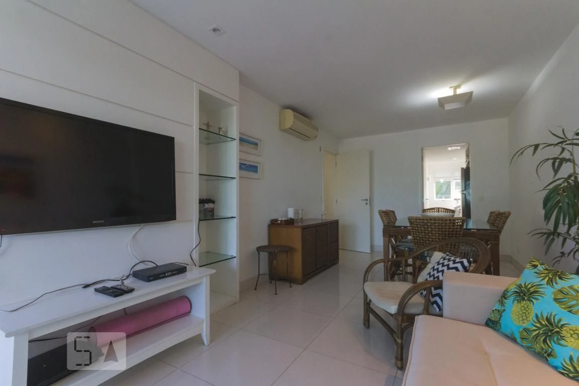 Furnished apartment with 2 en-suites and a balcony — photo 15