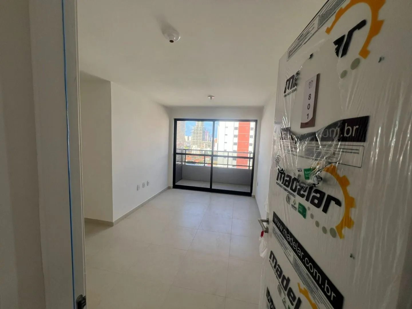 3-bedroom apartment with 2 bathrooms and 3 parking spots — photo 4