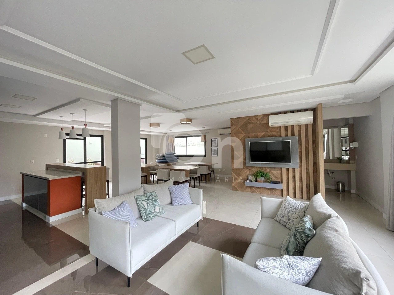 One-bedroom apartment with a mountain view in Florianópolis — photo 15