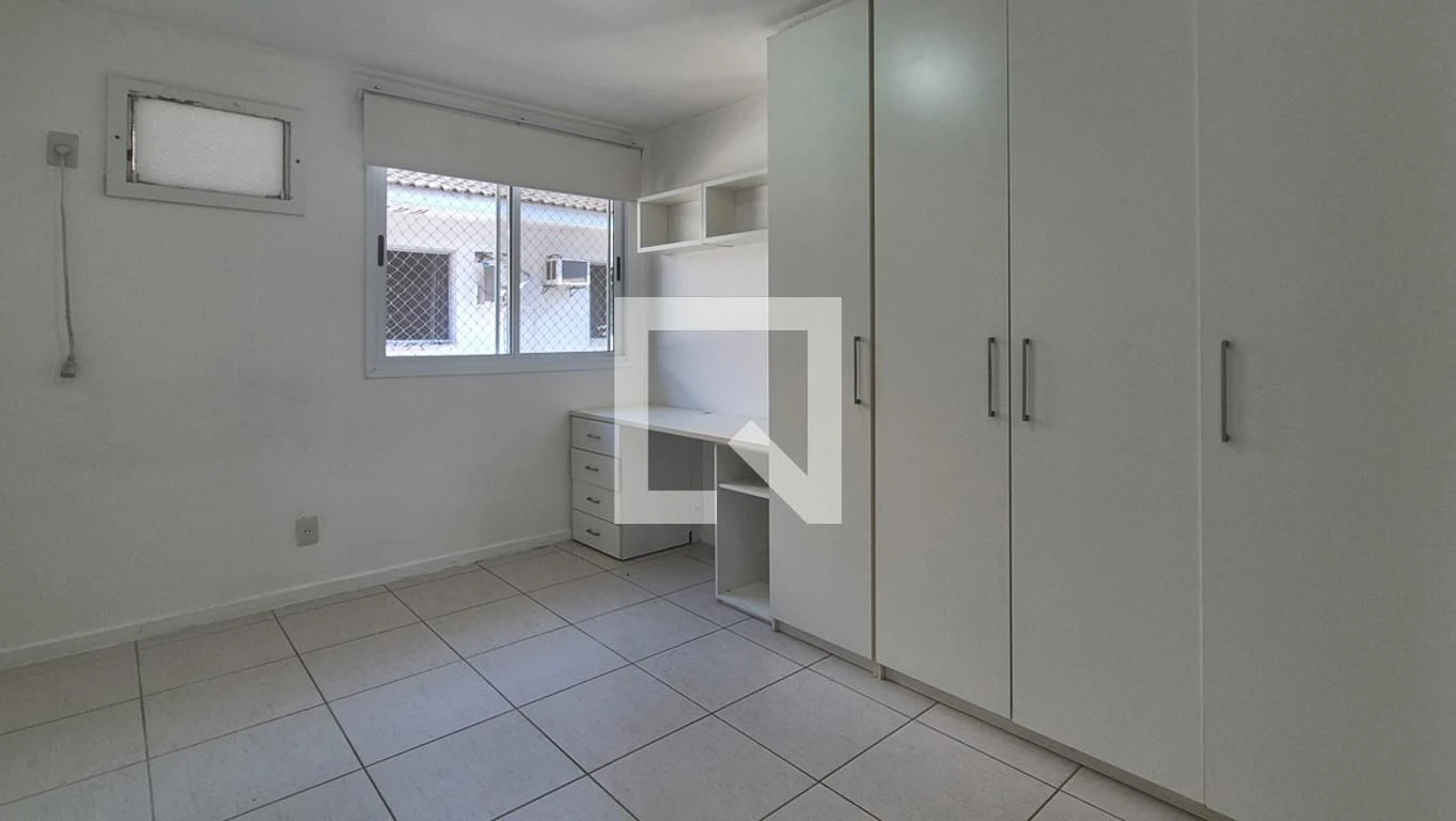 Casa de 4 dormitorios con balcón y 3 plazas de parking — photo 33