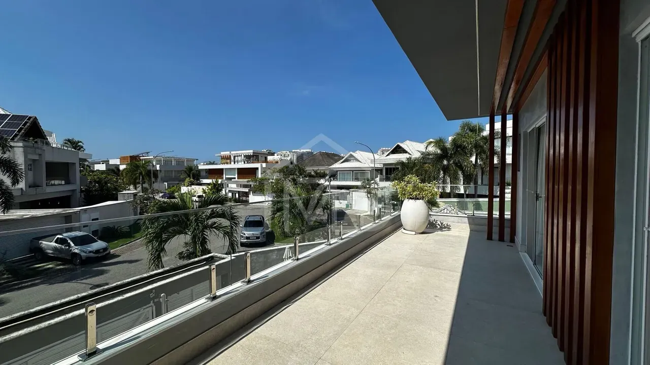 Furnished house with 4 bedrooms and 5 baths, 400 m² — photo 24