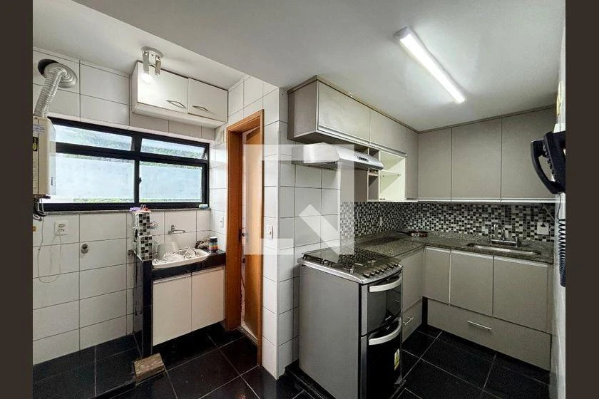 111 m² rental apartment with 3 bedrooms and 2 parking spots — photo 39