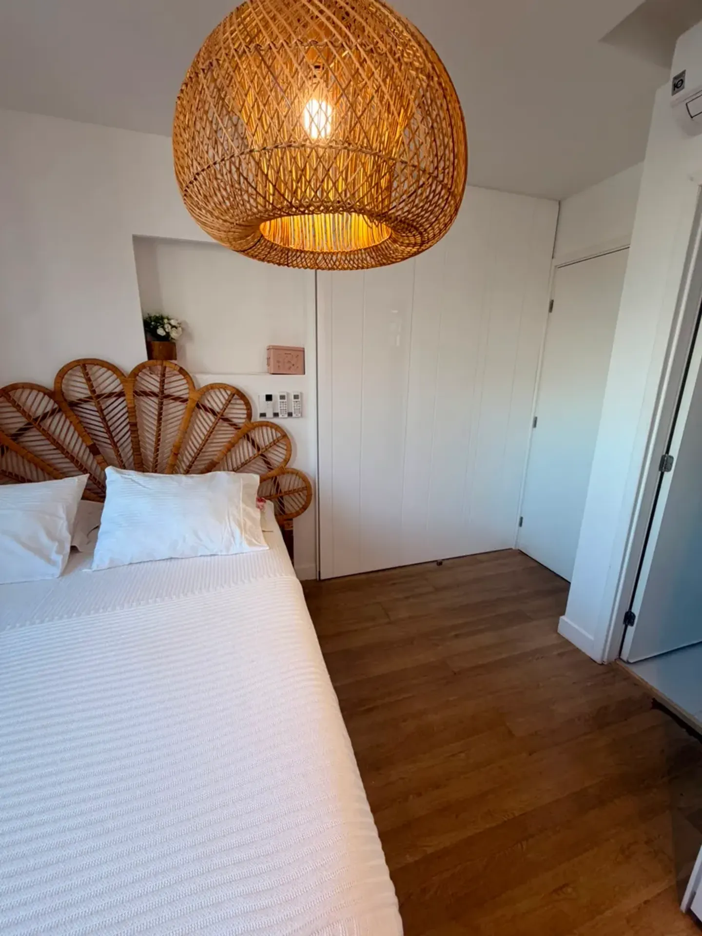 Furnished 115 m² apartment with 3 bedrooms and 3 baths — photo 25