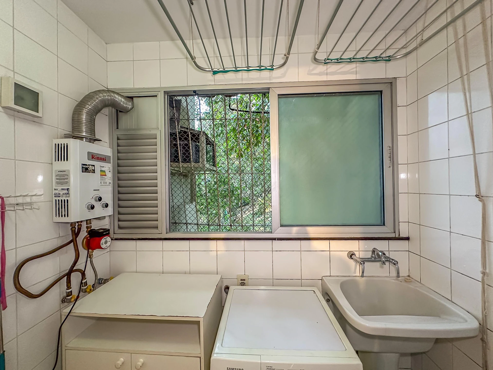 Furnished 2-bedroom apartment with open views — photo 56