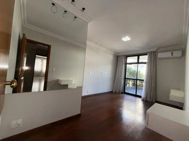 Apartamento com 4 quartos e 5 banheiros e sacada — photo 5