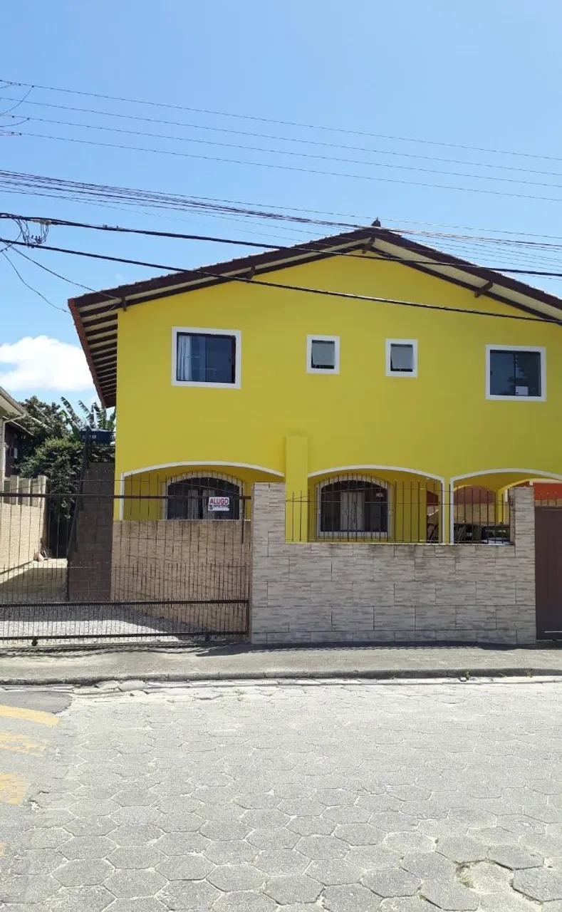 Furnished annual 1-bedroom apartment with 1 parking space — photo 2