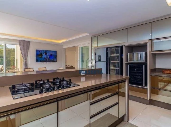 Furnished house with 5 en-suite bedrooms and 7 baths — photo 2