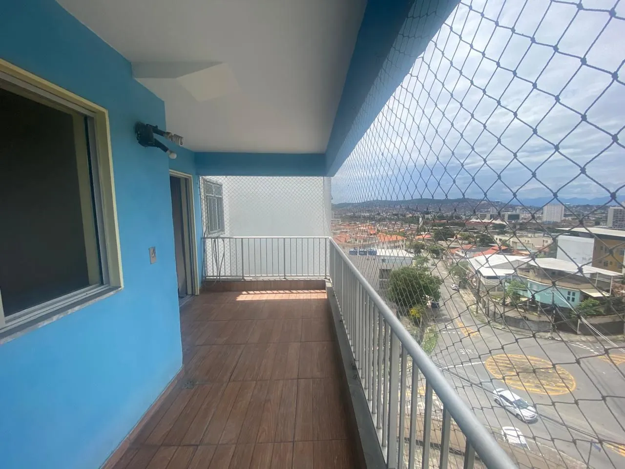 2-bedroom apartment in a building with a gym — photo 4