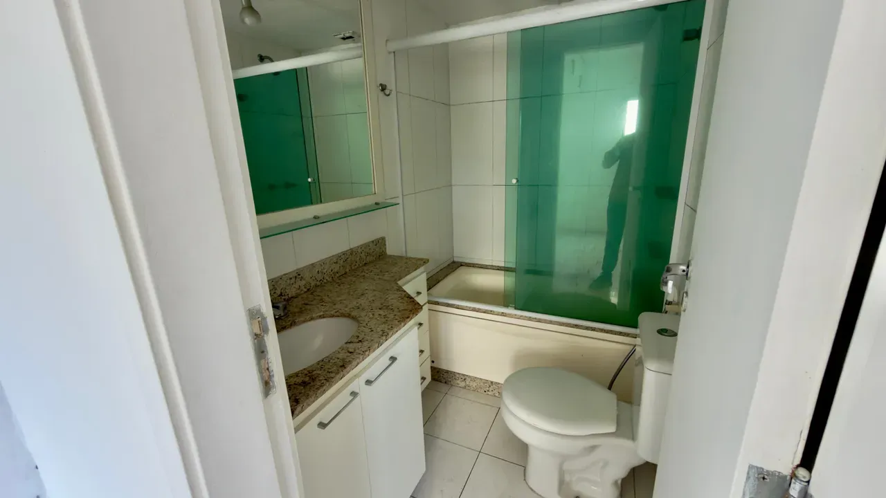 Квартира 87 м² с застеклённым балконом и джакузи — photo 25