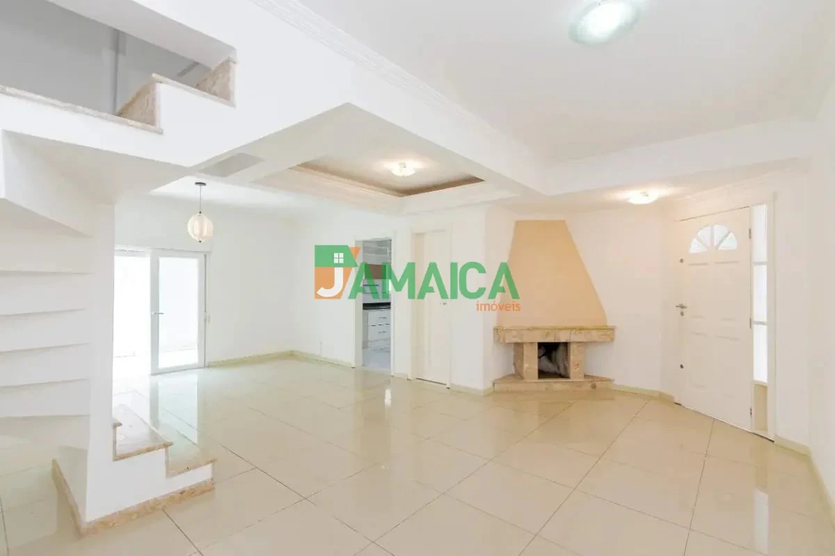 140 m² house with a home office and a walk-in closet — photo 10