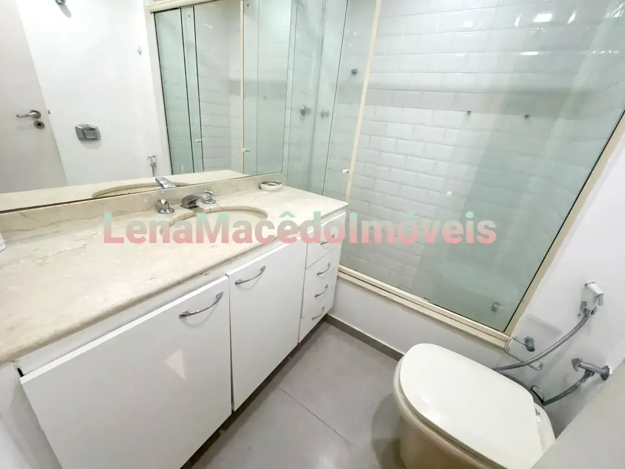 Furnished apartment with 3 bedrooms and 3 bathrooms gas stove — photo 18