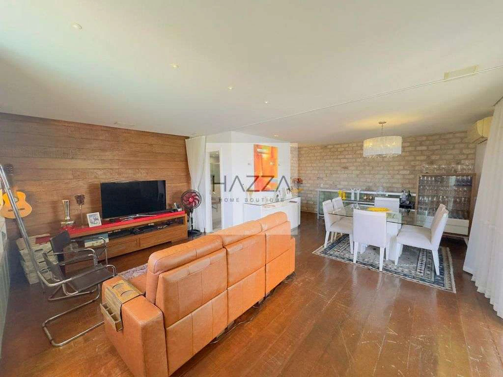Furnished 313 m² apartment with 3 suites and private balcony — photo 17