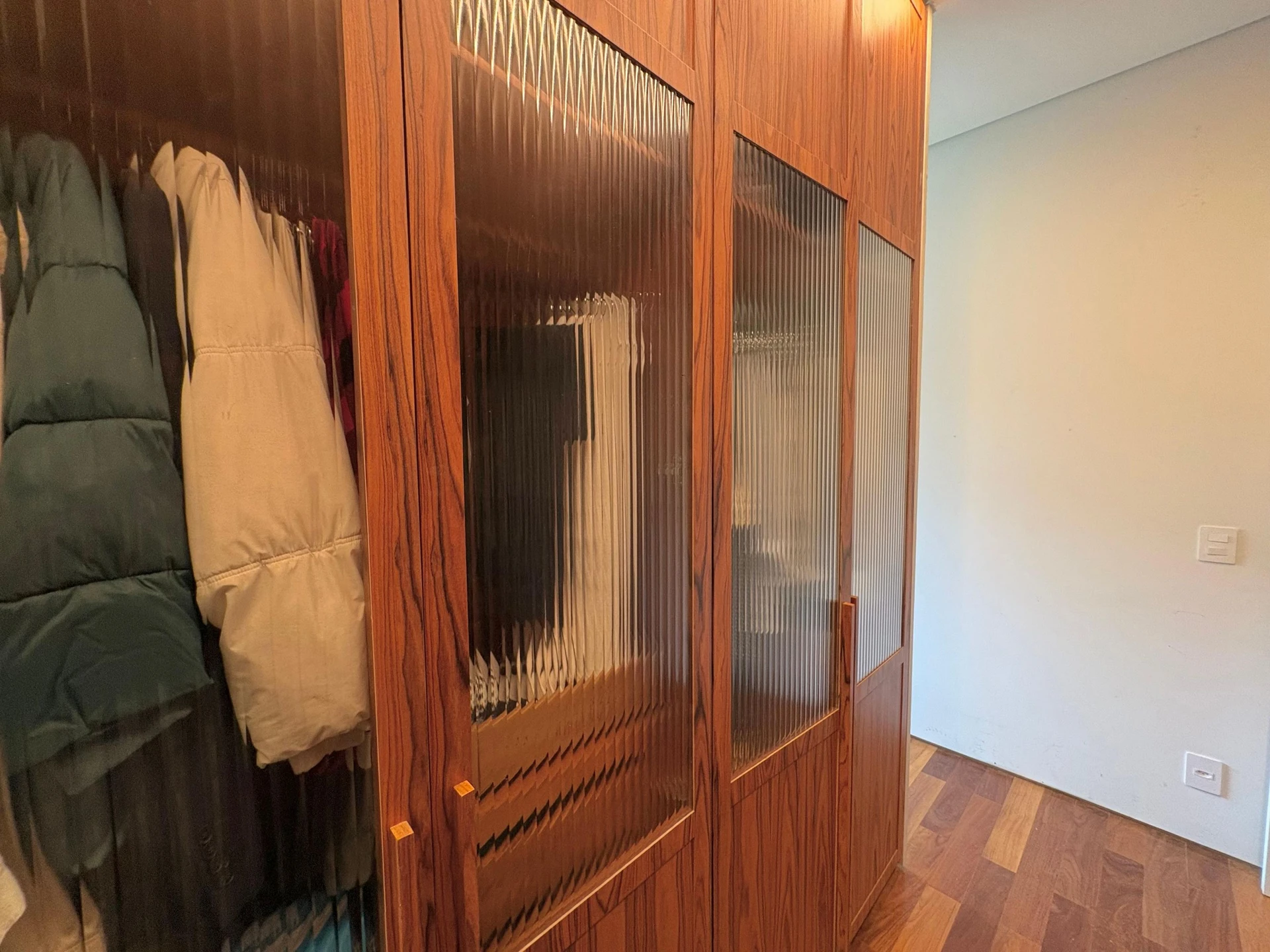 Furnished apartment, 100 m², with a grill on the balcony — photo 40