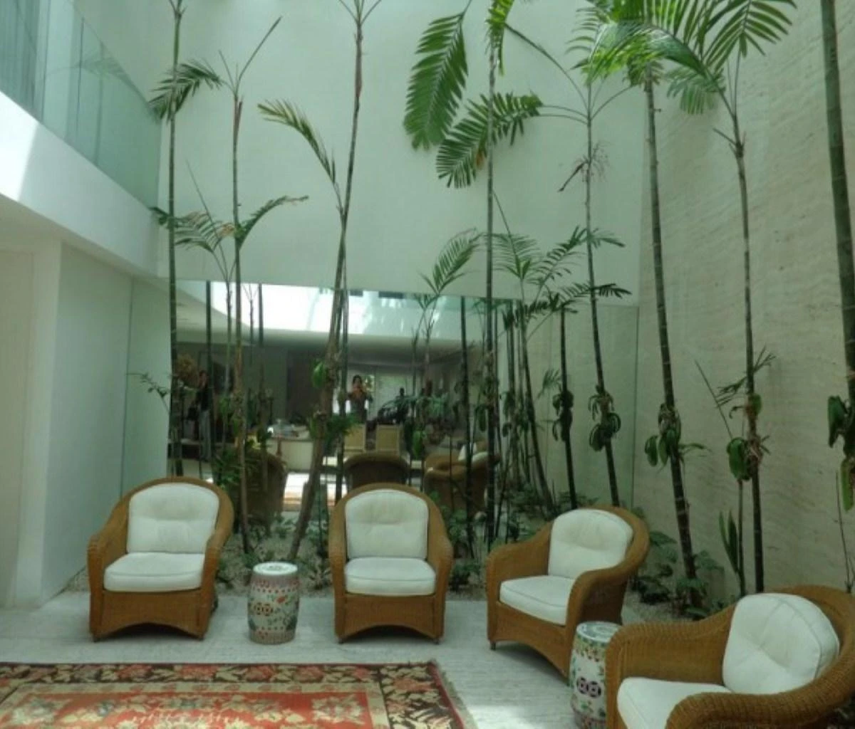 Furnished 500 m² house with 4 bedrooms and 5 parking spots — photo 18