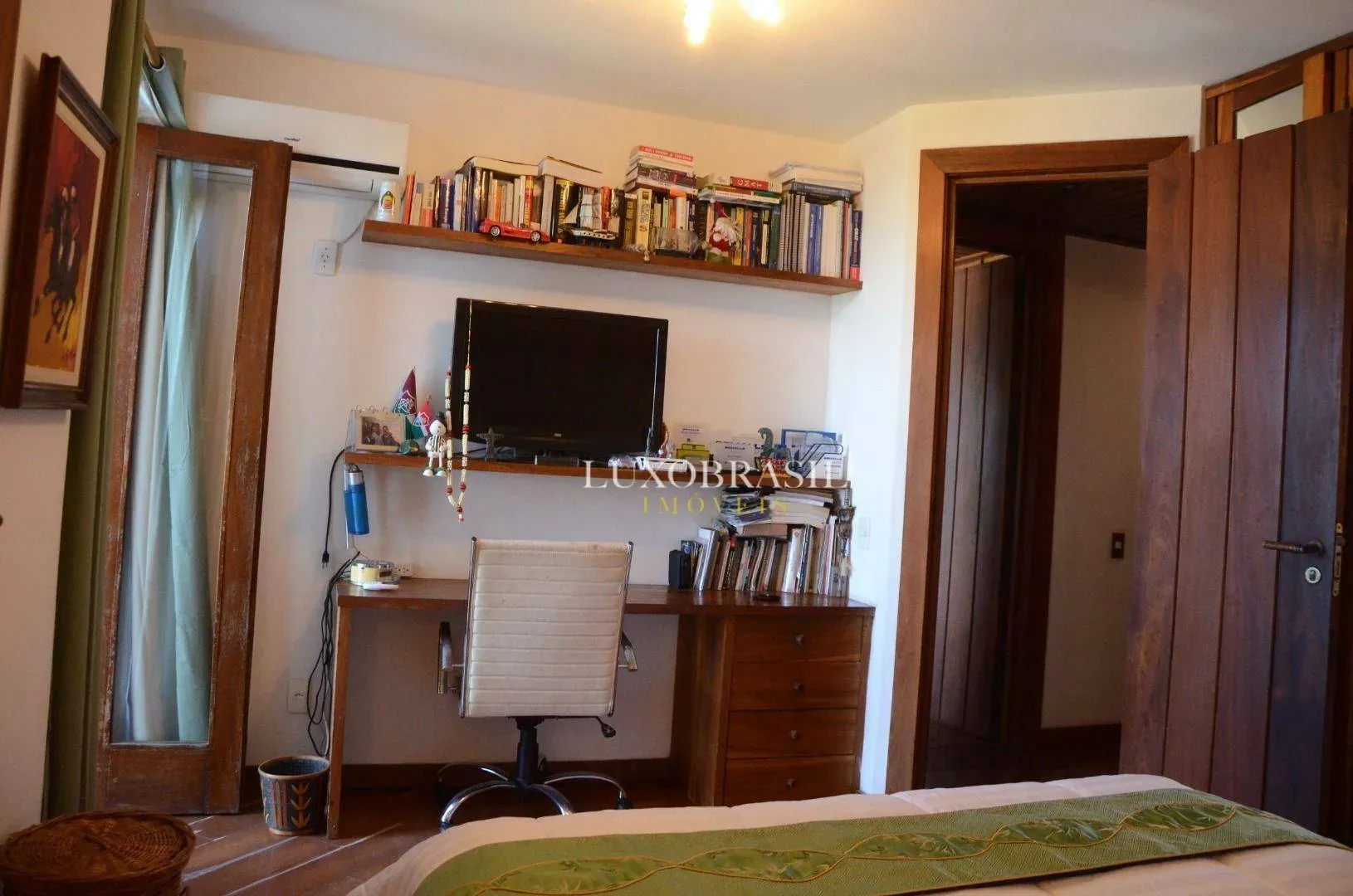 800 m² house with 5 bedrooms and 5 bathrooms — photo 19