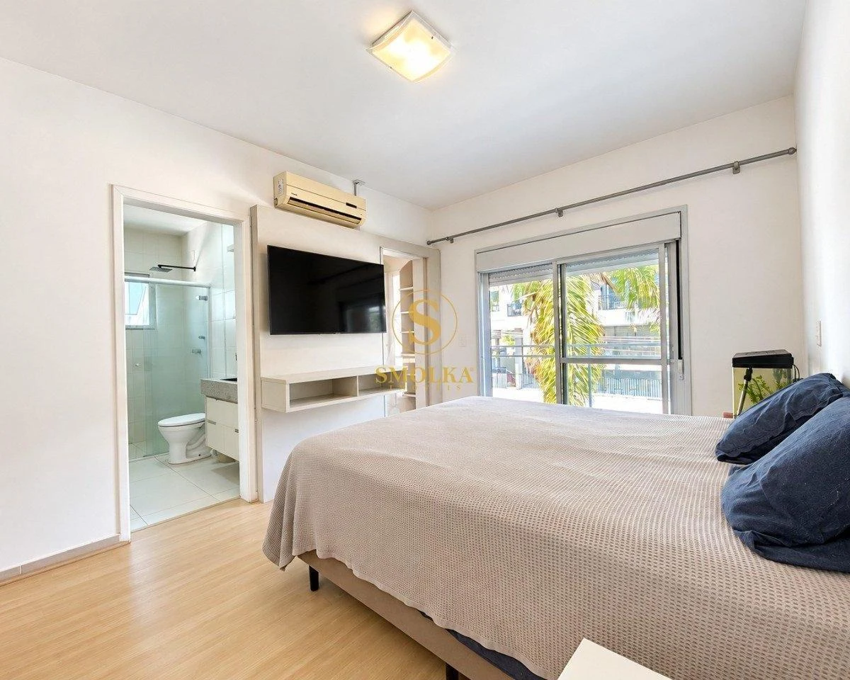 3-bedroom house with a walk-in closet in Florianópolis — photo 48