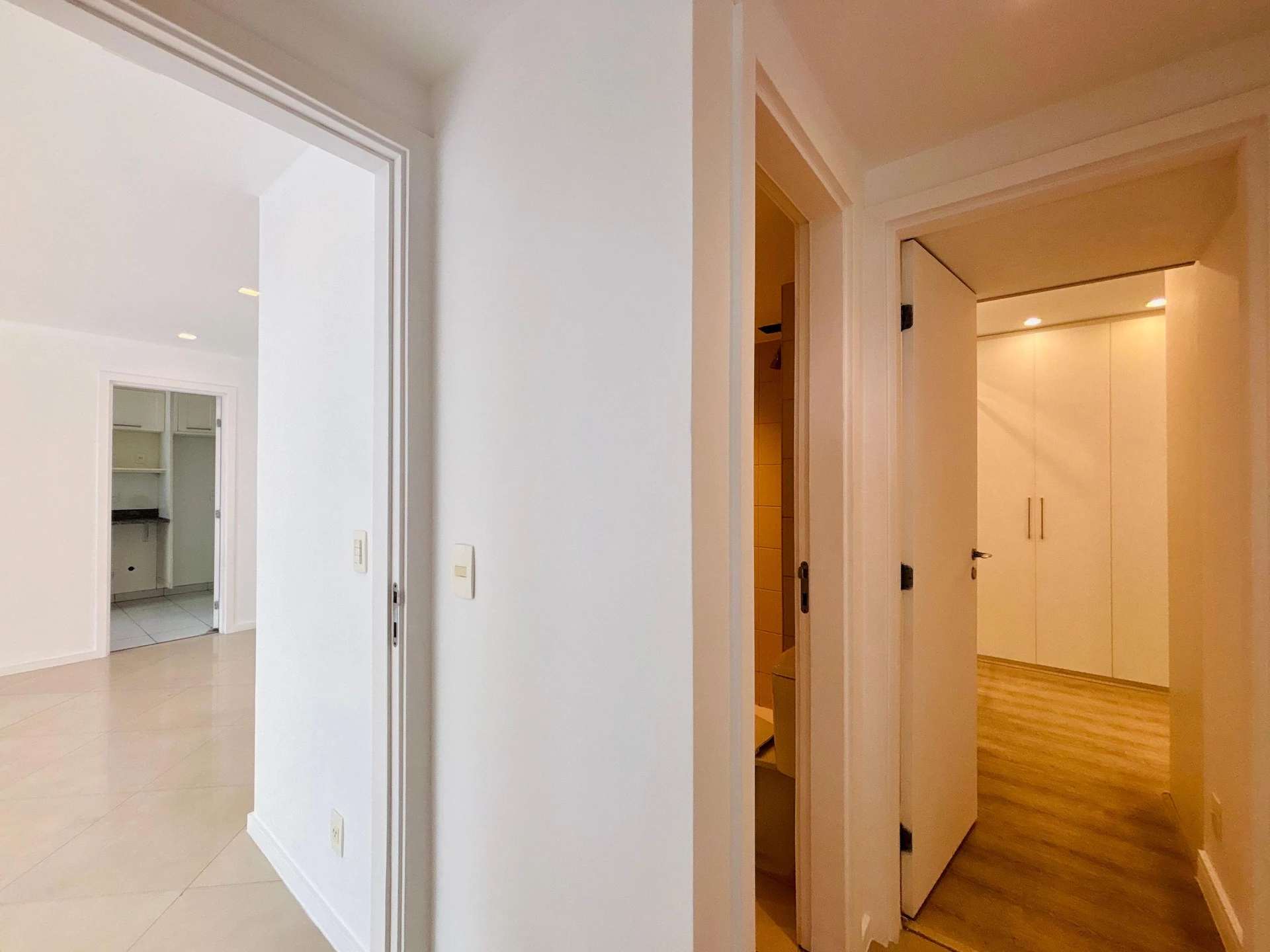 3-bedroom apartment in a building with a sauna — photo 3