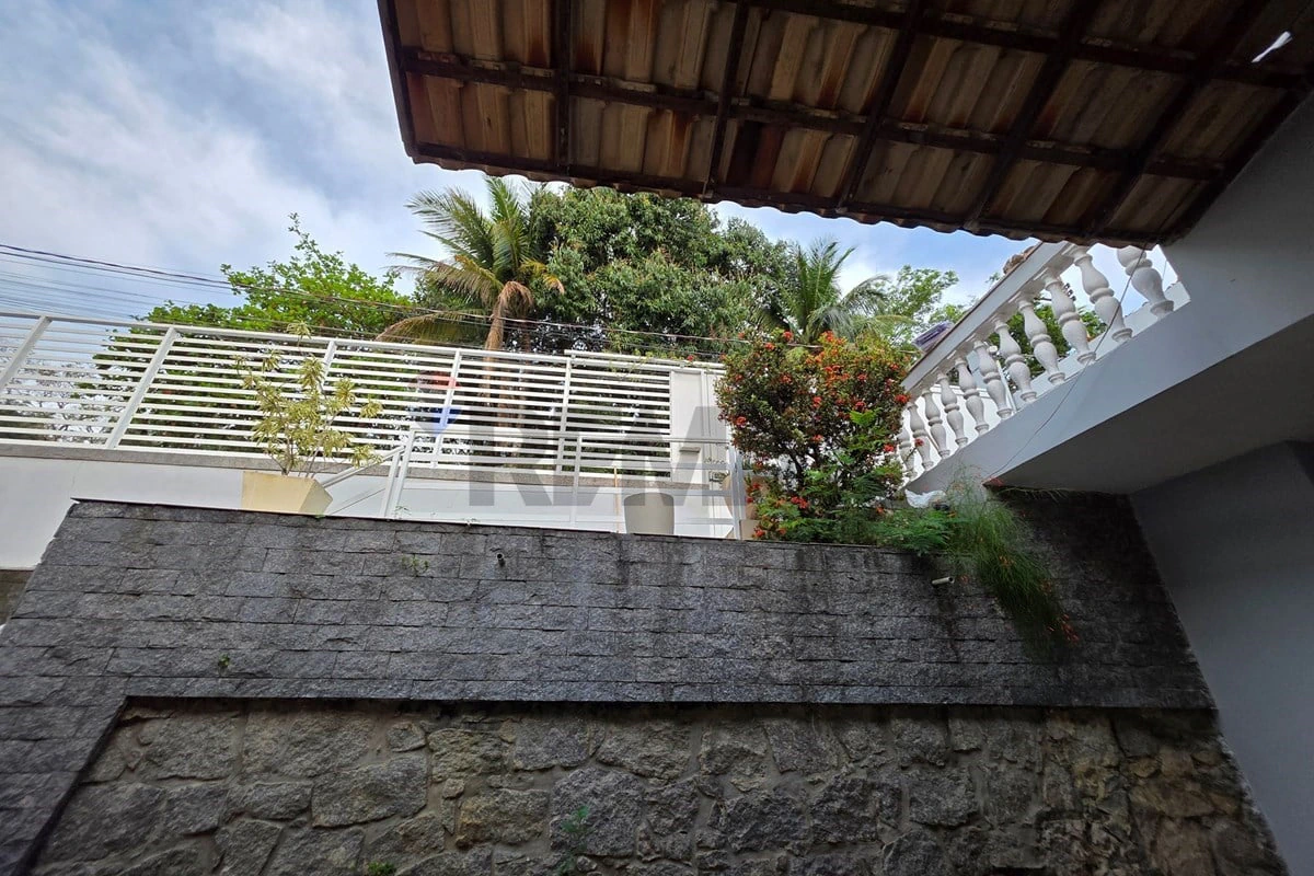 Balcony with a grill in a 3-bedroom house, 139 m² — photo 23