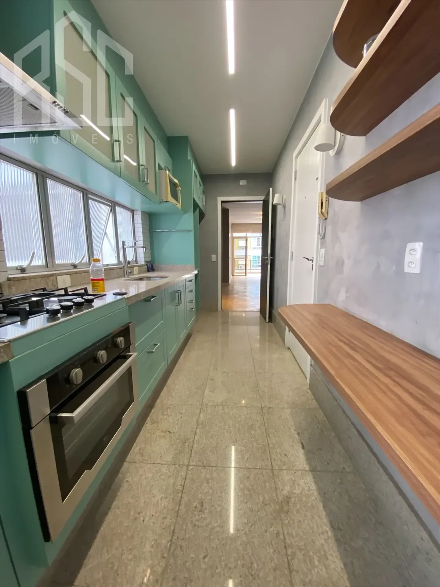 145 m² duplex penthouse with 2 bedrooms and 3 baths — photo 32