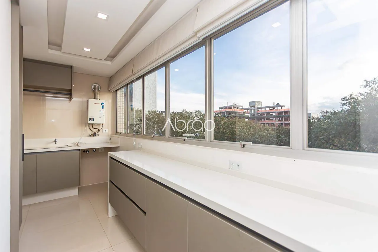 Apartment with 2 en-suite bedrooms and 256 m² — photo 18