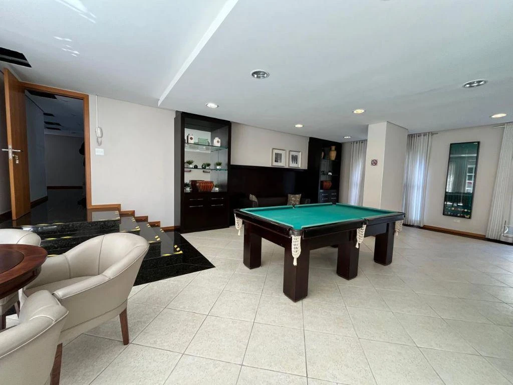 Bathtub in a 3-bedroom apartment, 145 m² — photo 2