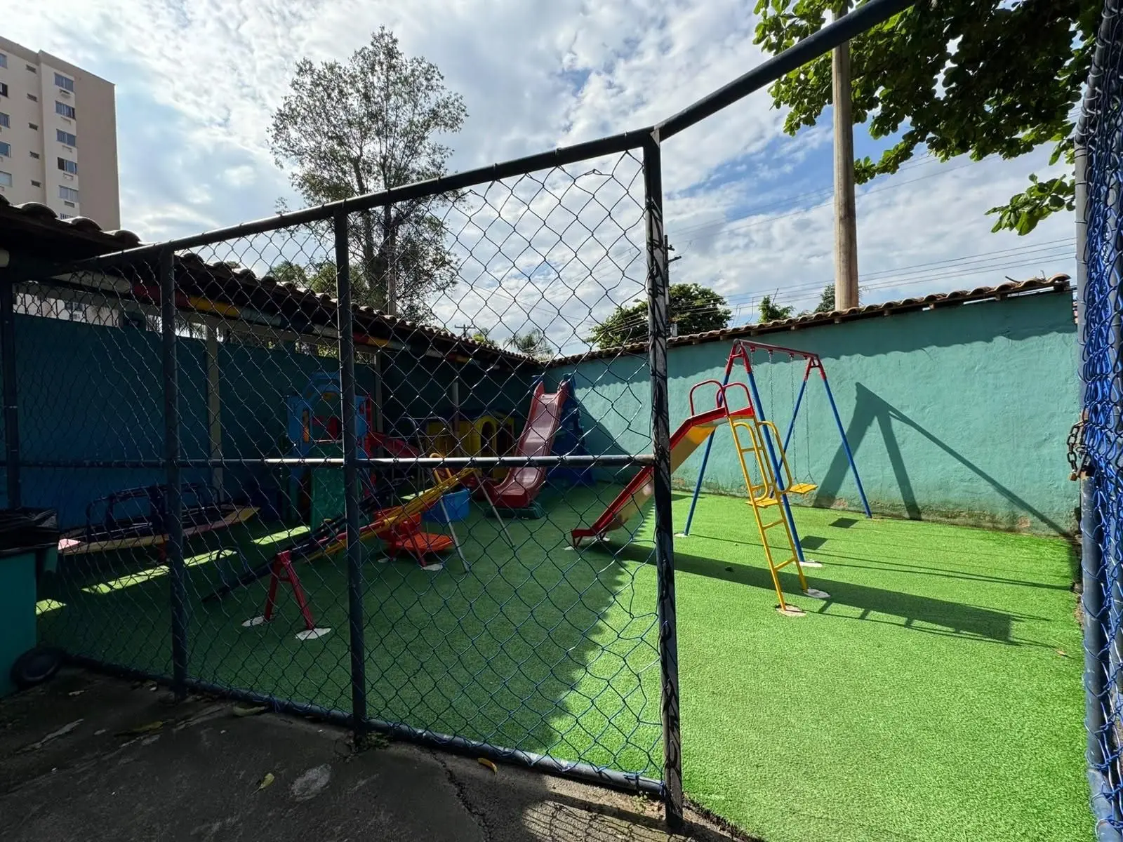 Apartamento de 3 quartos em condomínio com piscina — photo 2
