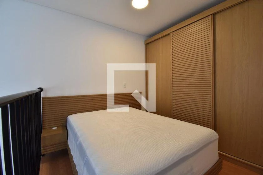 Furnished apartment, 36 m², with floor-to-ceiling windows — photo 3