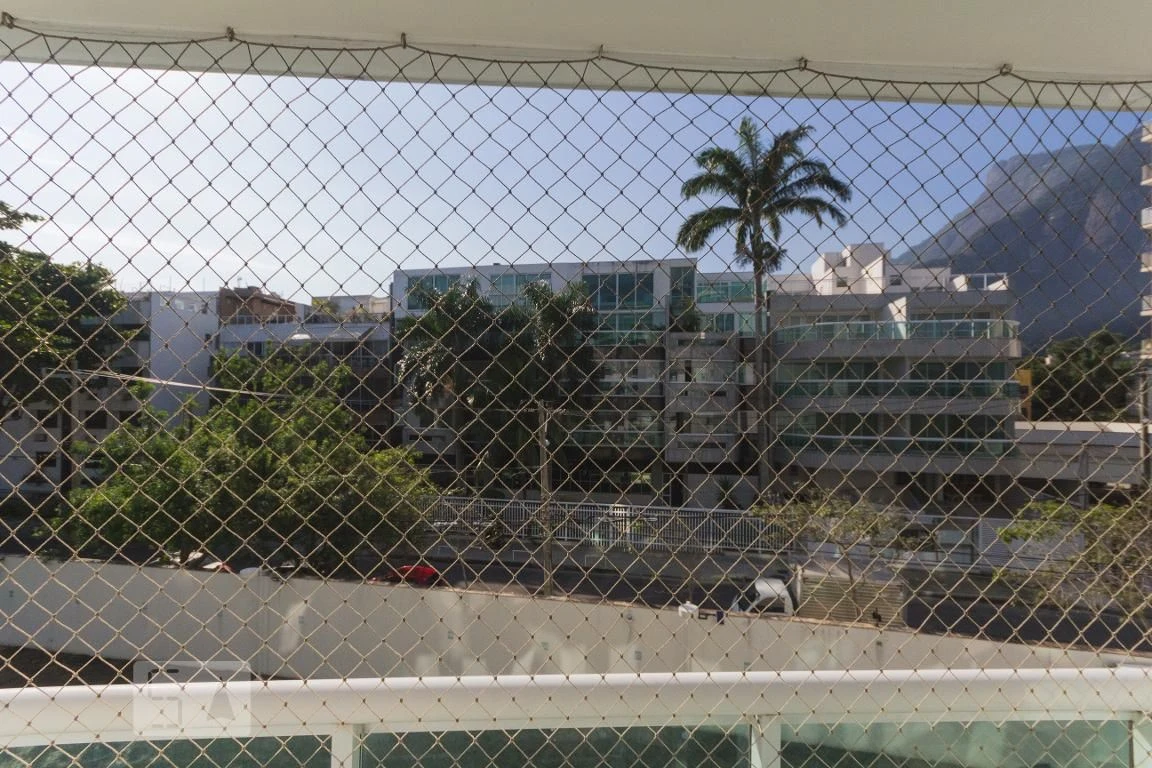 Furnished apartment with 2 en-suites and a balcony — photo 39