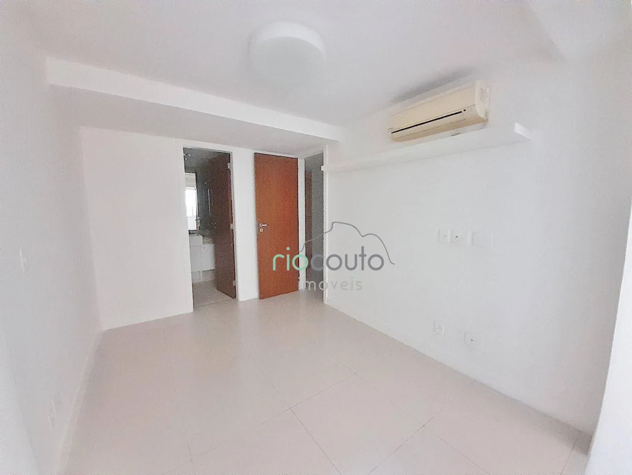 Apartamento de 4 dormitórios com 5 banheiros e área 198 m² — photo 16