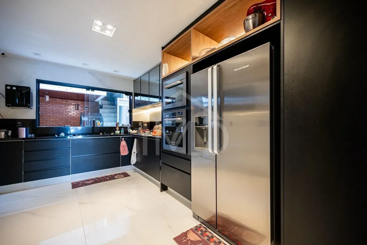 Furnished house with 5 bedrooms and an open-plan kitchen — photo 2