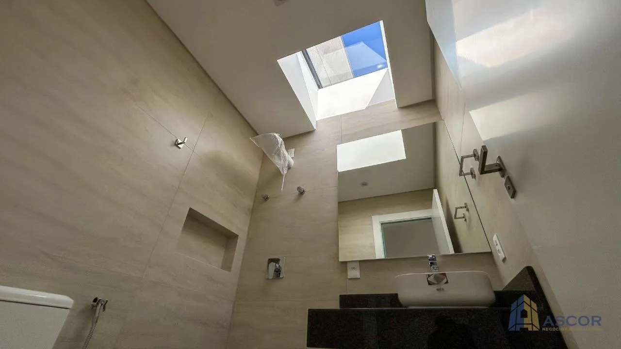 Garden in a 4-bedroom house, 250 m² — photo 16