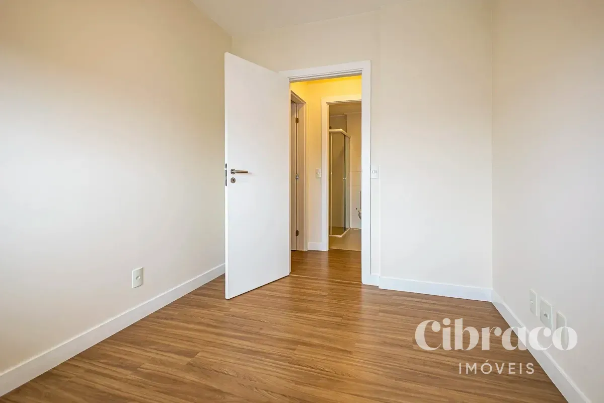 2-bedroom apartment with balcony and 2 parking spots — photo 14
