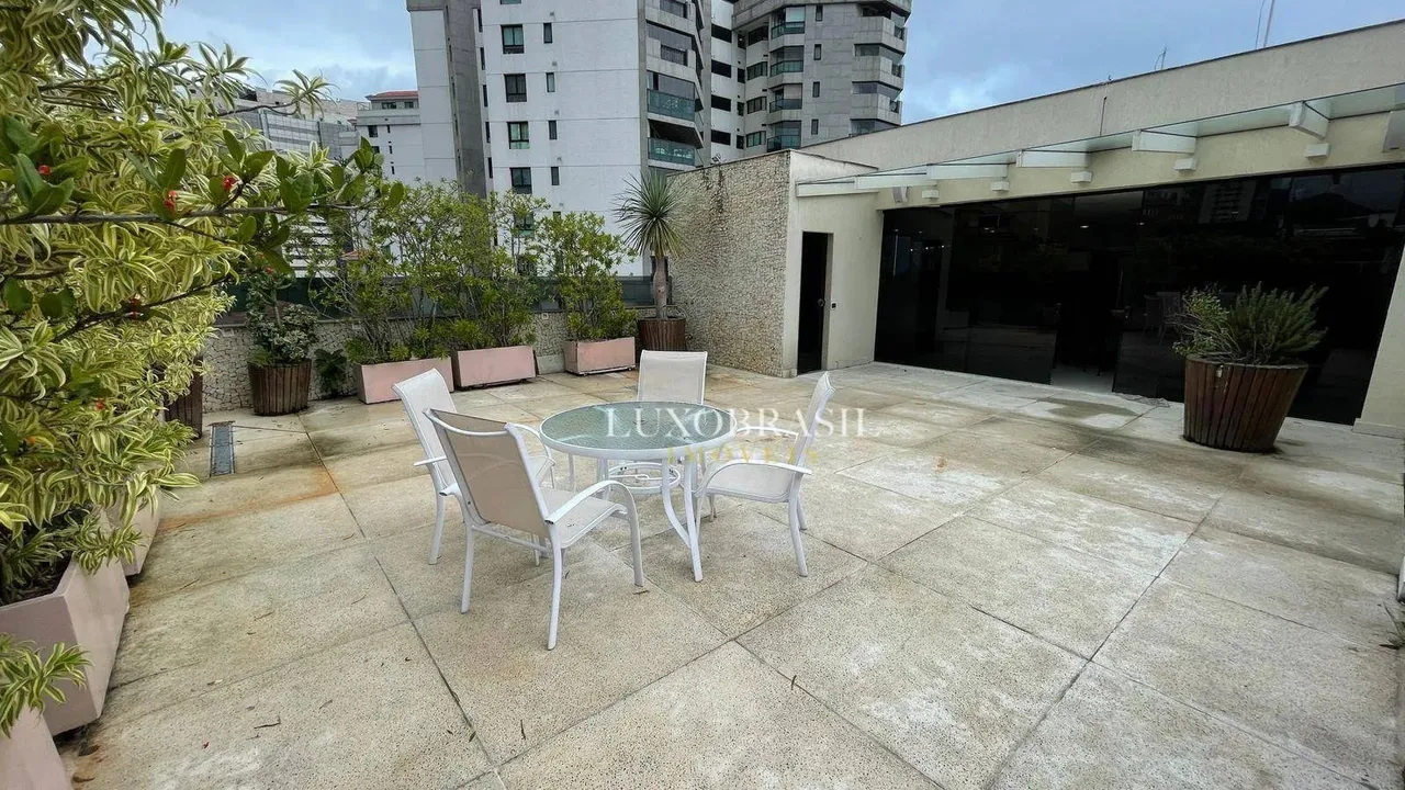 Apartamento mobiliado com 4 quartos e 5 banheiros — photo 17