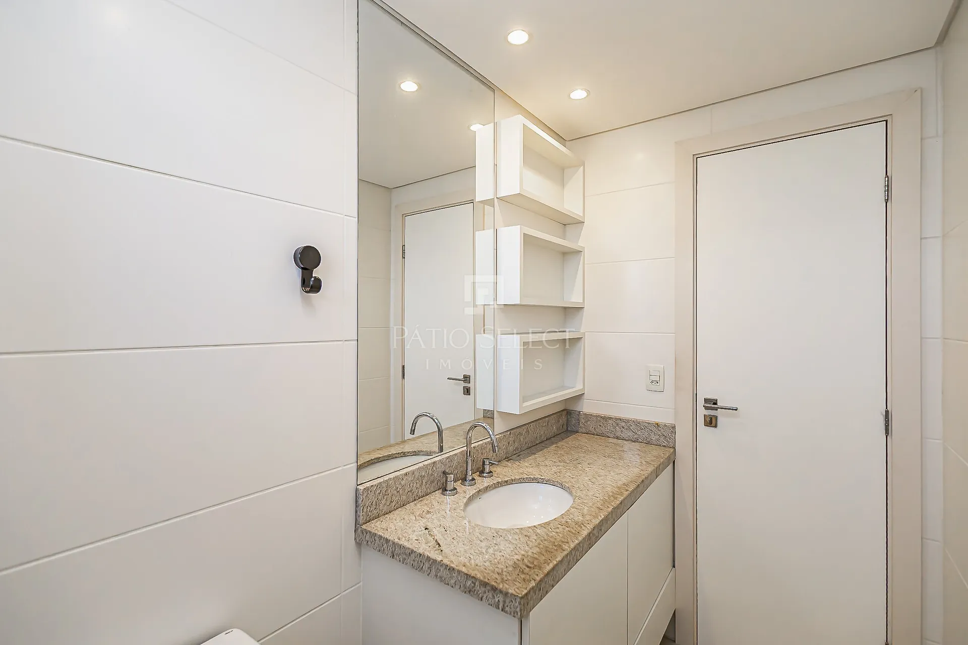 Ванна и 2 спальни: квартира 412 м² — photo 36