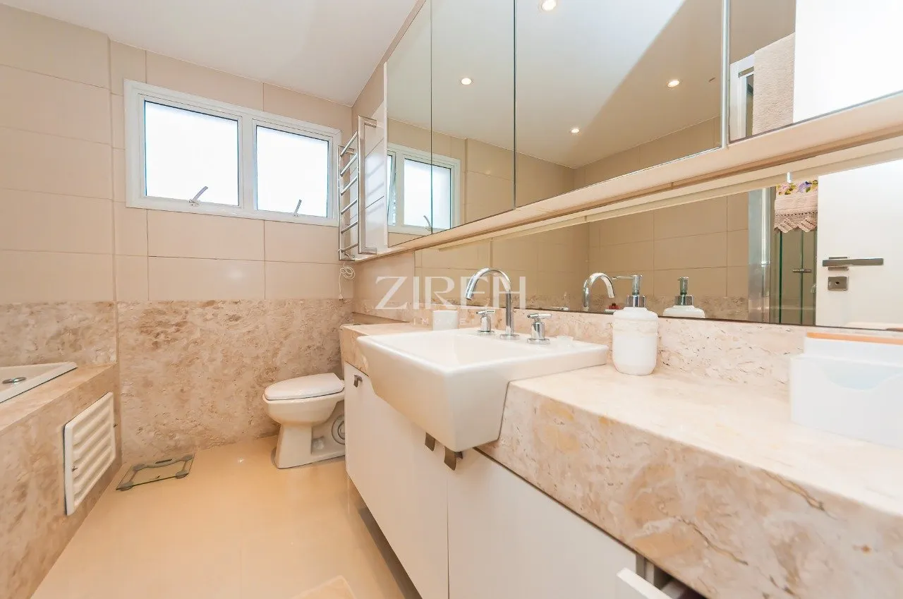Apartment on the 11th floor with a bathtub — photo 5