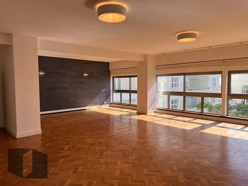 3-bedroom apartment with floor-to-ceiling windows — photo 2