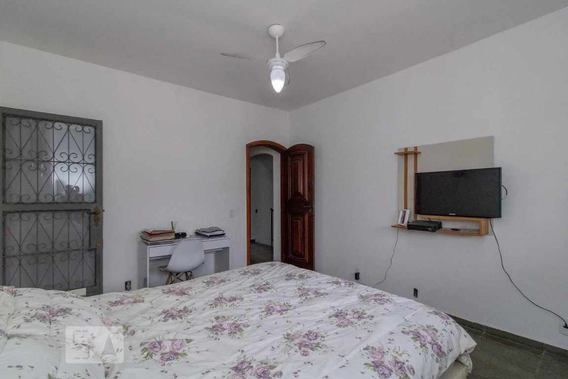 Rental house with 4 bedrooms and a private garden — photo 24