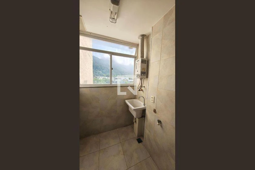 Mountain view in a 3-bedroom apartment, 60 m² — photo 13